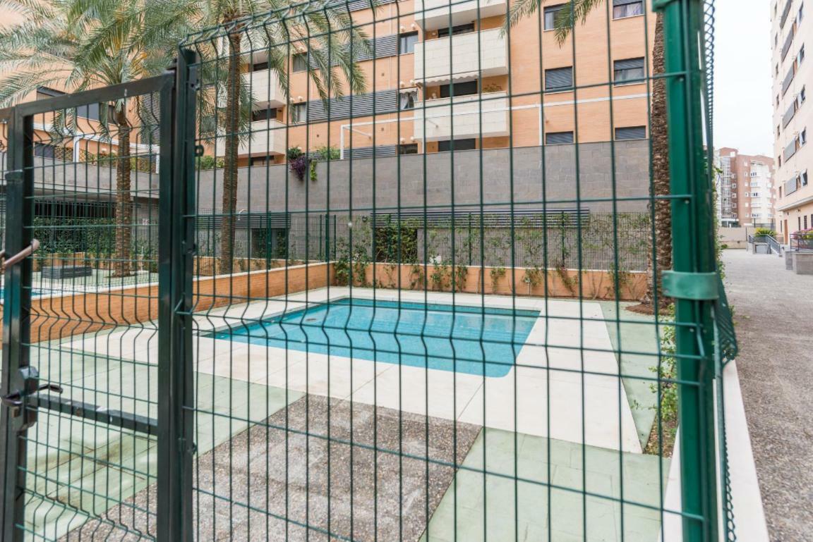 Lejlighed Keywise Perfect Location Next To Maria Zambrano Station, , ,pool And Free Parking *